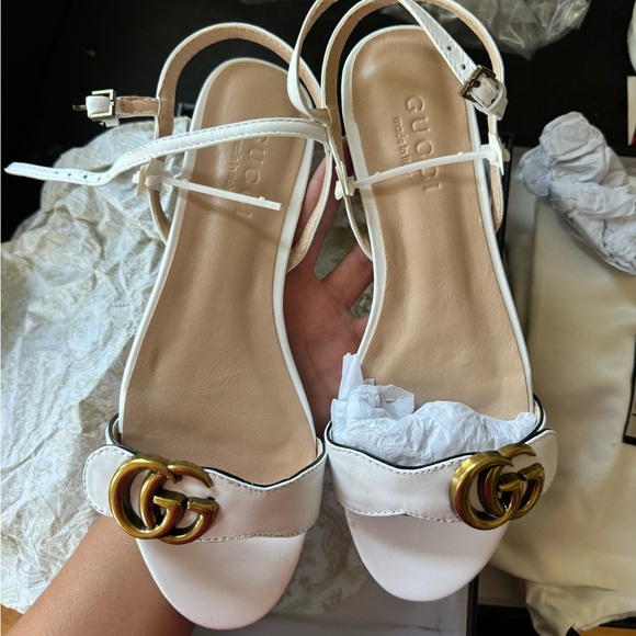Gucci Women's White Sandals with Gold Buckle - Picture 1 of 4